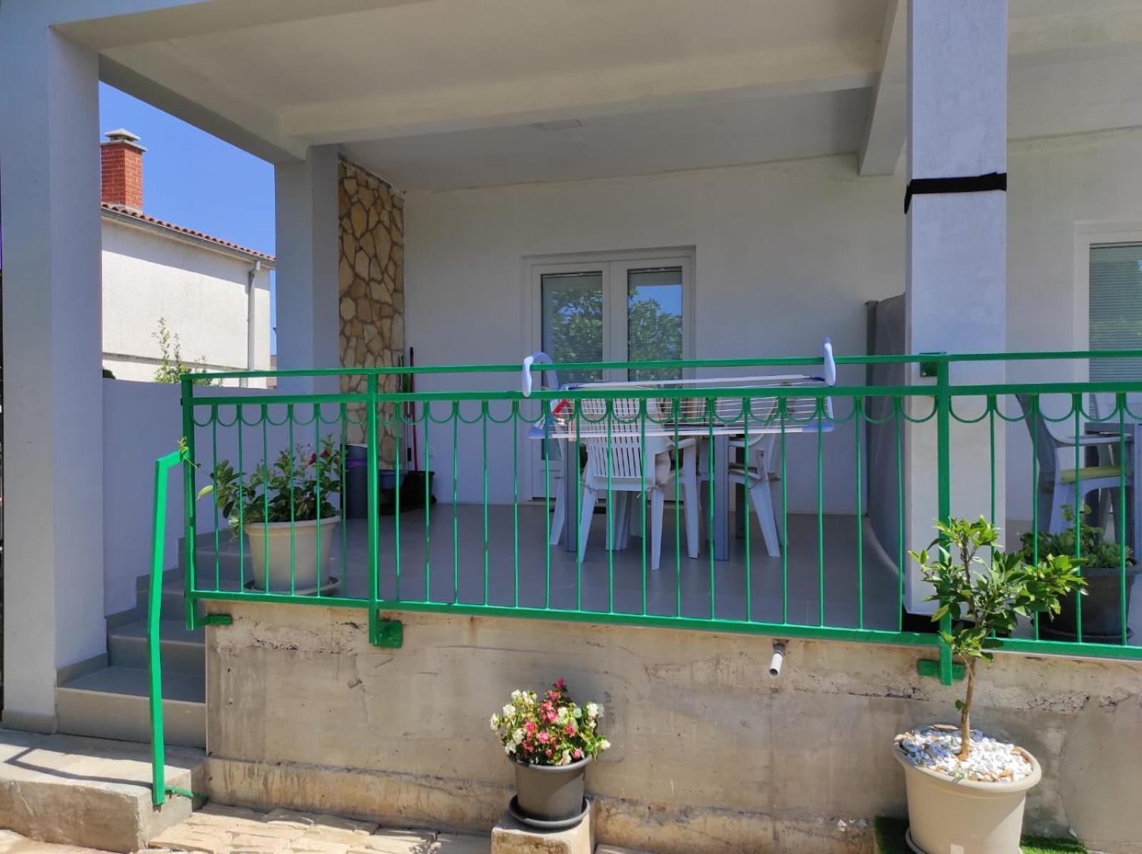 Apartment With Terrace And Garden Pirovac Exterior photo